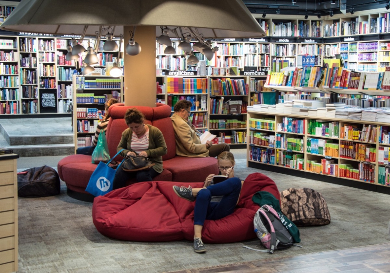 boutique-PUGET VILLE-min_books_bookstore_book_reader_readers_reading_shop_sale_books-849006